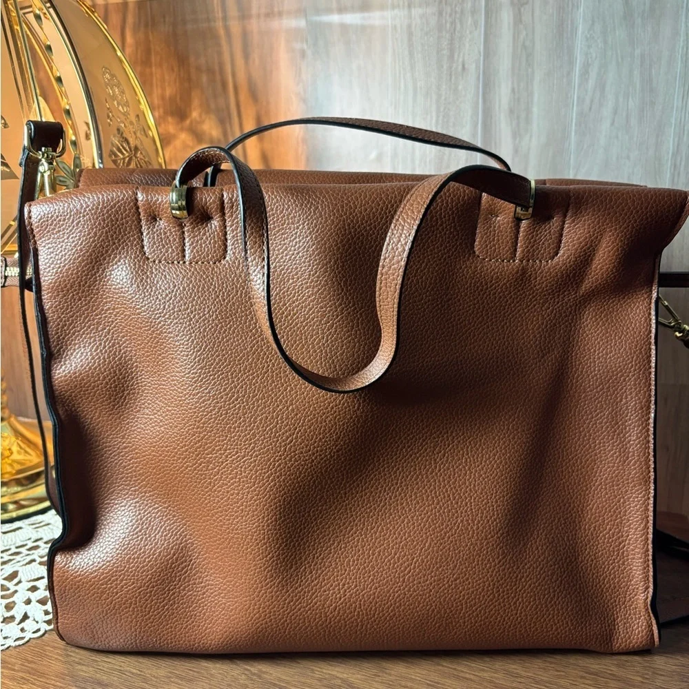Steve Madden Tan Pebbled Faux Leather Large Satchel Tote with Gold Zippers Trave